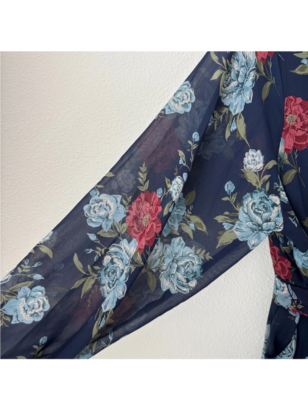 Torrid 2X Blue Floral Chiffon Surplice Mini Tie Belt Long Sleeve (H) - Picture 8 of 12